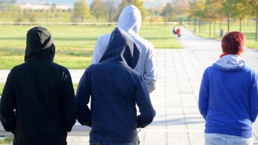 16enni salvano una donna nel paese di Giulia Cecchettin: "Non tornerà a casa dal marito violento" 1