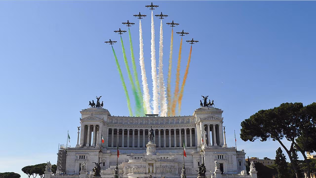 Festa dell'Unità Nazionale, Mattarella: "Le Forze Armate hanno reso l'Italia libera e democratica" 4 Festa dell'Unità Nazionale, Mattarella: "Le Forze Armate hanno reso l'Italia libera e democratica" 3
