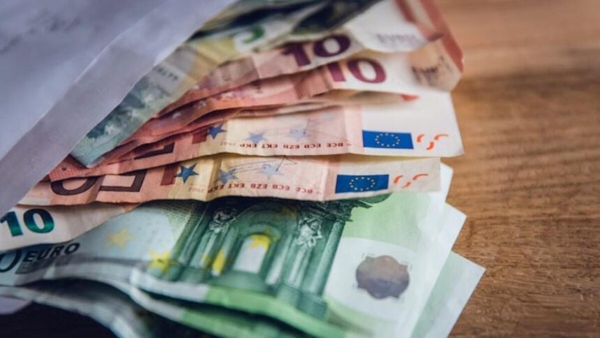 Tredicesima, quanto viene pagata e a chi spetta: perché sono previsti aumenti? 1