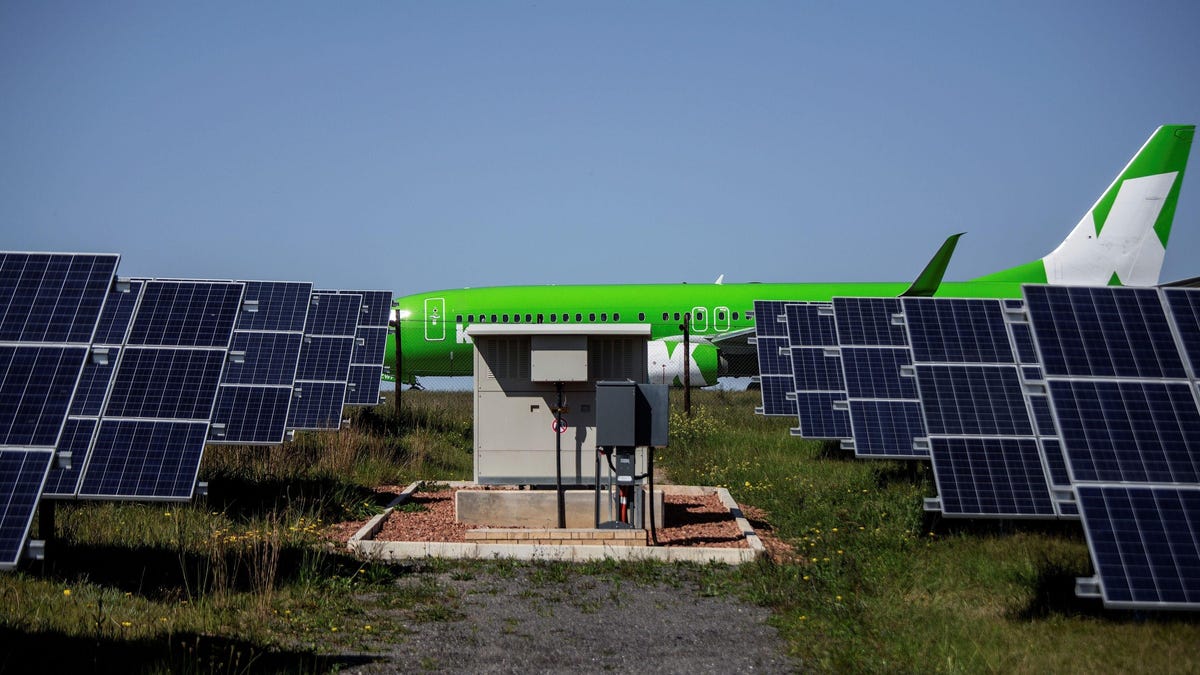 Energia solare in aeroporto, il fotovoltaico prende il volo 4