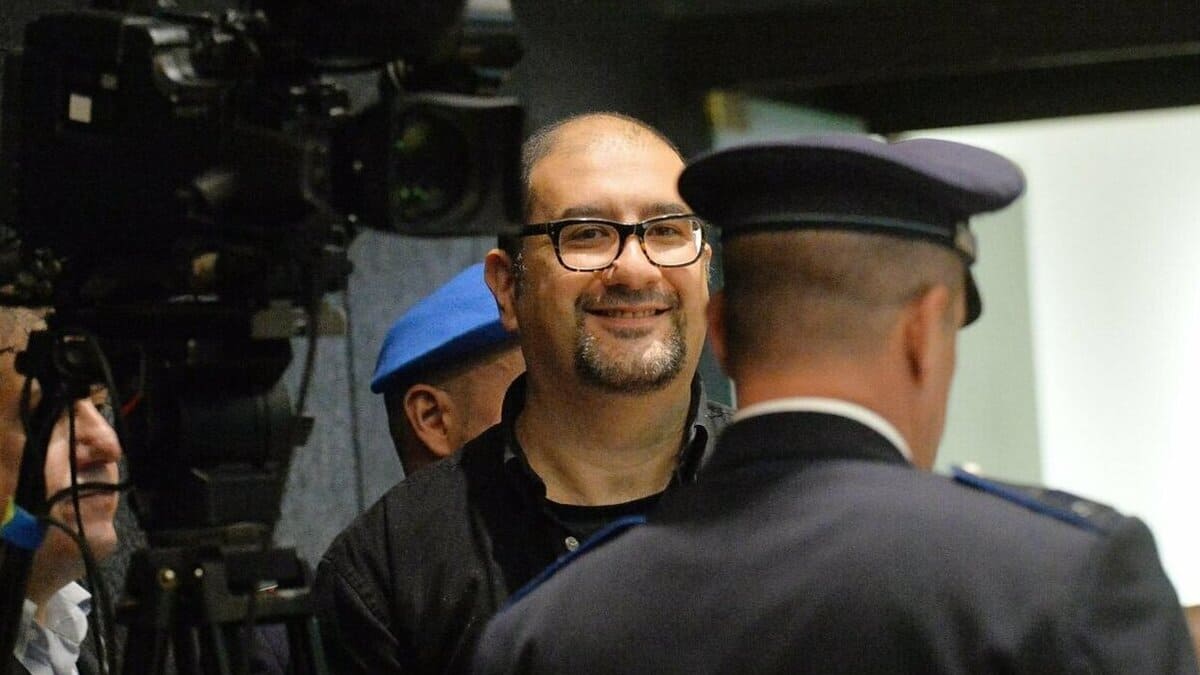 Chi è l'anarchico Alfredo Cospito e cosa ha fatto per meritarsi il 41 bis 1