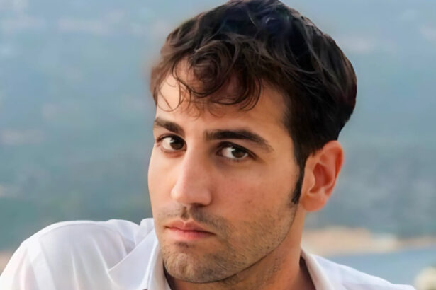 Chi è Aras Şenol, attore in Terra Amara: vince L'isola dei famosi e dona 50.000 euro alla fondazione Giulia Cecchettin 19