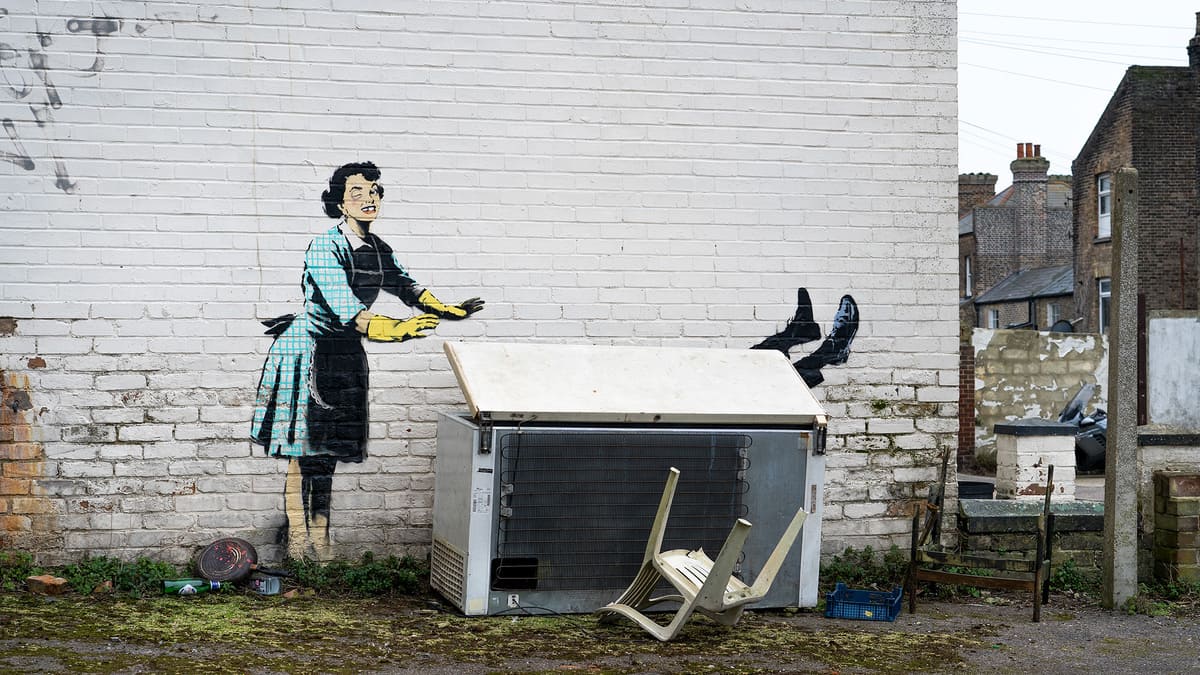 L'omaggio stridente di Banksy a San Valentino: le donne possono reagire alla violenza 19