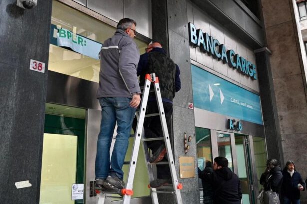 Carige diventa Bper, code agli sportelli, online e conti inaccessibili: fino a quando i disagi? 11