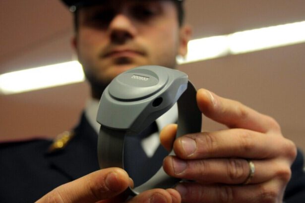 Braccialetto elettronico d'urgenza a Monza: è il primo caso dopo la legge contro la violenza di genere 18