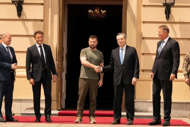 Draghi, Macron e Scholz: com'è andato l'incontro con Zelenski a Kiev 19