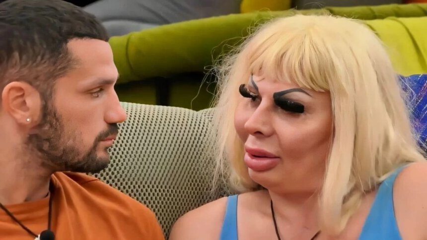 Chi è Elenoire Ferruzzi: al GF Vip fa parlare di sé per il rapporto con Luca Salatino 2 Chi è Elenoire Ferruzzi: al GF Vip fa parlare di sé per il rapporto con Luca Salatino 1