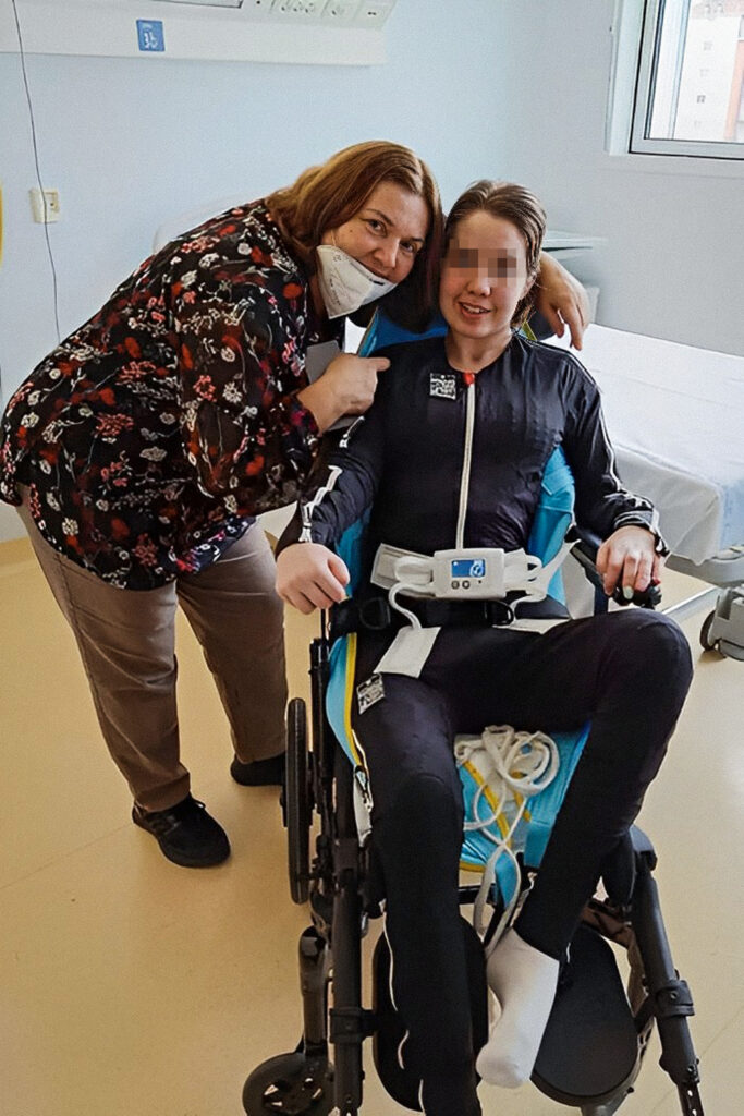 Scappata dalla guerra ucraina, esce dal coma ascoltando i Måneskin: “Con una neurotuta posso vivere” 4 Scappata dalla guerra ucraina, esce dal coma ascoltando i Måneskin: “Con una neurotuta posso vivere” 3