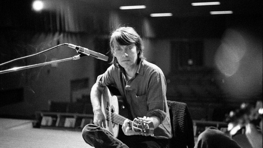 Fabrizio De André, avrebbe compiuto 85 anni oggi. Icona di diritti e inclusione 4 Fabrizio De André, avrebbe compiuto 85 anni oggi. Icona di diritti e inclusione 3