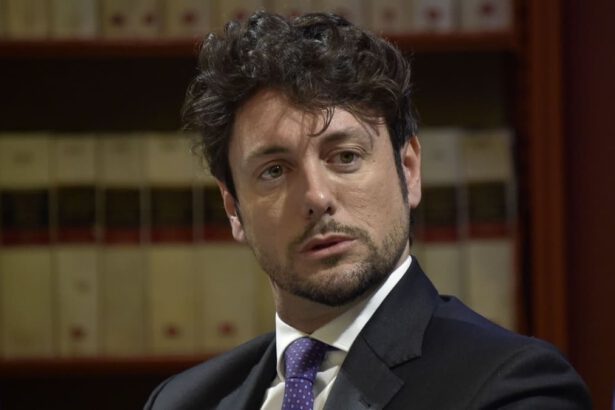 Giambruno giornalista pubblicista: dallo pseudonimo di Arnaldo Magro ai provvedimenti dell'Ordine 20