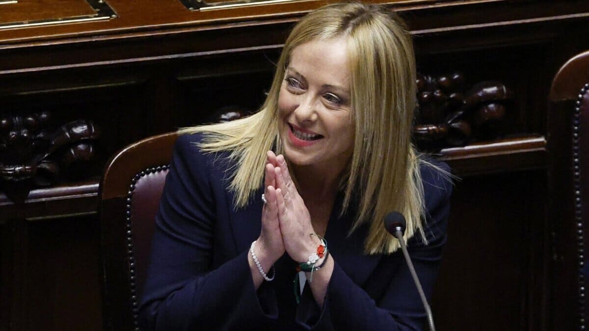 Meloni alla Camera: “Farò ciò che devo a costo di non essere rieletta" 19