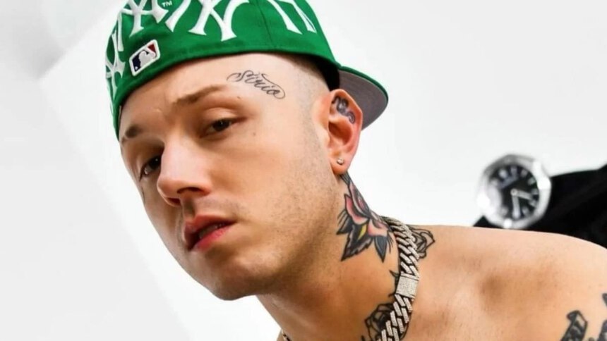 Chi è Lazza, il rapper dei record che porta a Sanremo la sua “Cenere” 1