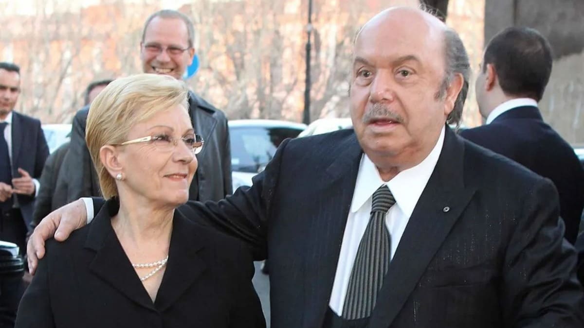 Lino Banfi sulla malattia della moglie: “Ho chiesto al Papa di pregare per farci morire insieme” 11