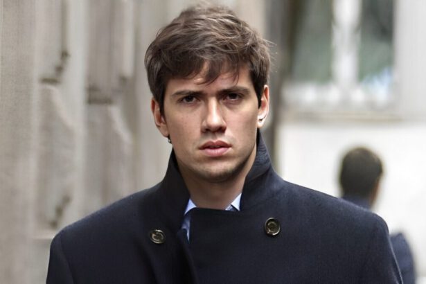 Chi è Luigi Berlusconi, il più piccolo e schivo dei figli del Cav: "Sarà il suo erede politico" 9