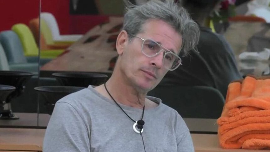 Marco Bellavia lascia il GF tra depressione e bullismo: quali provvedimenti prenderà la produzione 2 Marco Bellavia lascia il GF tra depressione e bullismo: quali provvedimenti prenderà la produzione 1