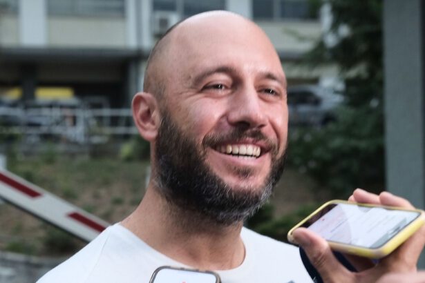 Bimba cade dal 5 piano, a prenderla al volo è Mattia Aguzzi: “Non chiamatemi eroe” 17