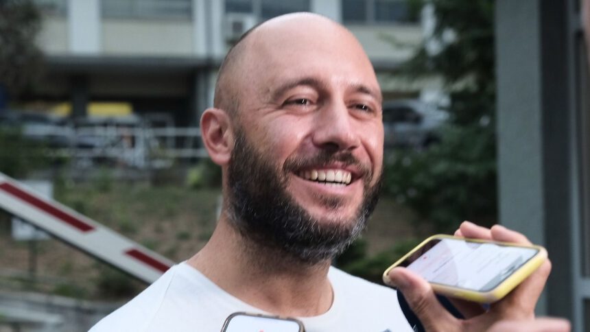 Bimba cade dal 5 piano, a prenderla al volo è Mattia Aguzzi: “Non chiamatemi eroe” 2 Bimba cade dal 5 piano, a prenderla al volo è Mattia Aguzzi: “Non chiamatemi eroe” 1