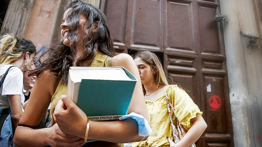 Di cosa parla "Alla nuova luna", poesia di Quasimodo nella prima prova di Maturità 1