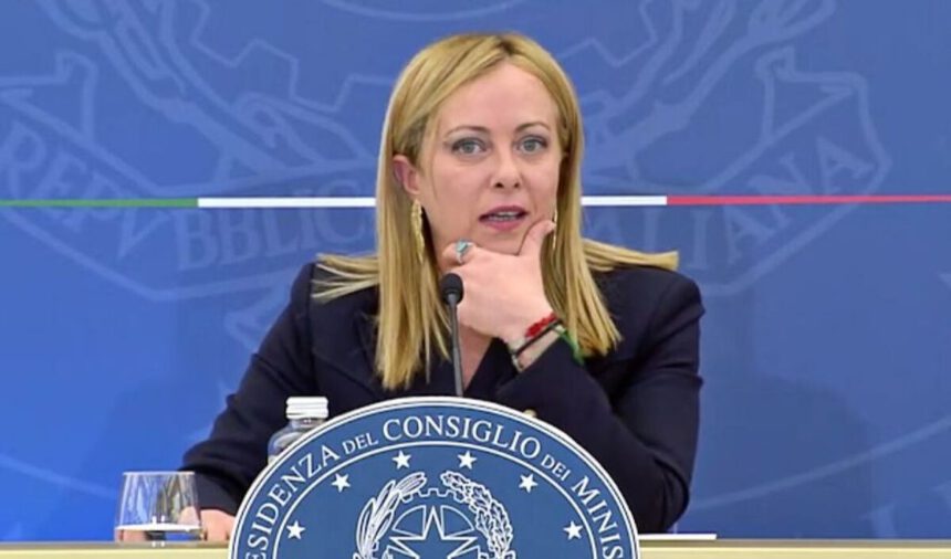 Pensioni, le ipotesi del Governo Meloni: cosa c'è sul tavolo 2 Pensioni, le ipotesi del Governo Meloni: cosa c'è sul tavolo 1