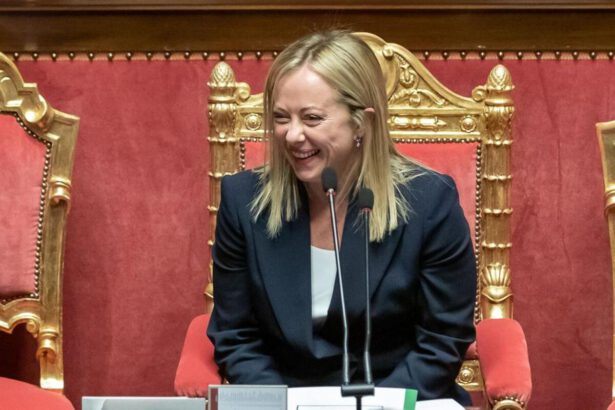 Giorgia Meloni al Senato: la fiducia è sua con 115 sì 14