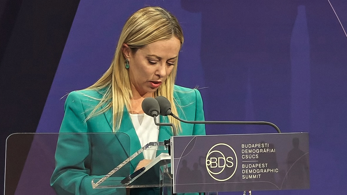 Meloni a Budapest: "Il Governo rimarrà in carica per molti anni, incentiviamo nascite e famiglie" 15
