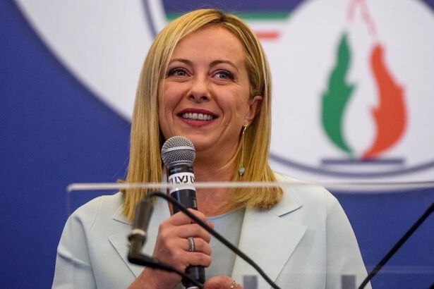 Governo Meloni, alle 11 la fiducia alla Camera: "Un patto per 5 anni" 13