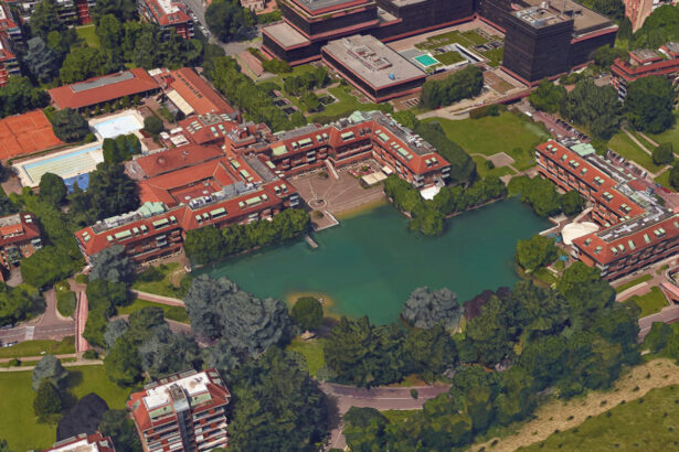 Cos'è Milano 2, "città ideale" di Berlusconi come nuova forma di vita nel verde 85