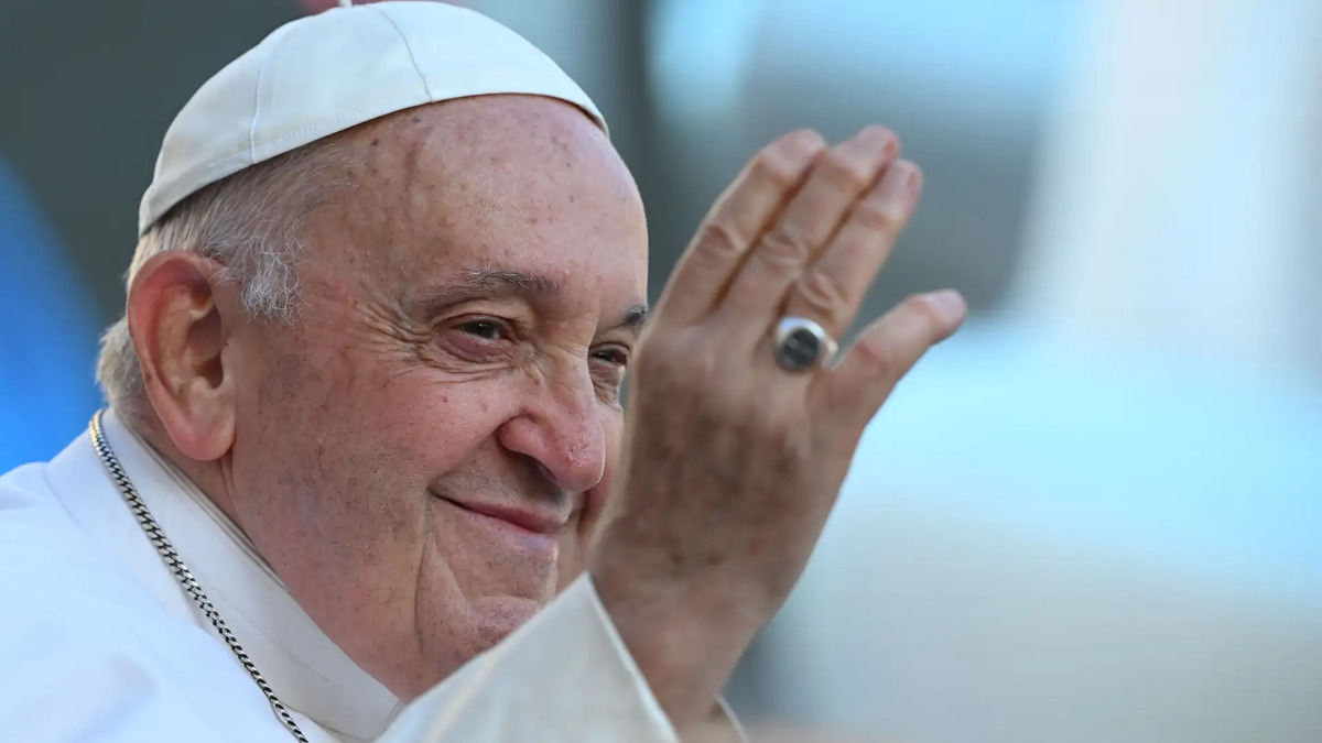 Papa Francesco, lieve insufficienza renale e sotto ossigeno ma è vigile 19