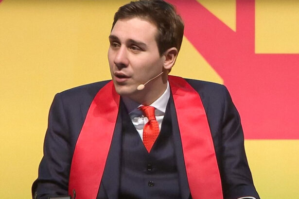 Paralizzato dopo il tuffo in mare, Leonardo Lotto emoziona alla laurea: "Dobbiamo conquistarci la nostra libertà" 15