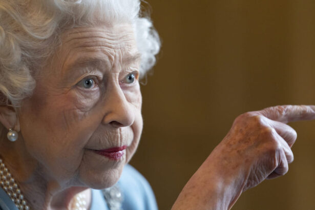 La Regina Elisabetta non sta bene: tutto quello che dicono i medici 17