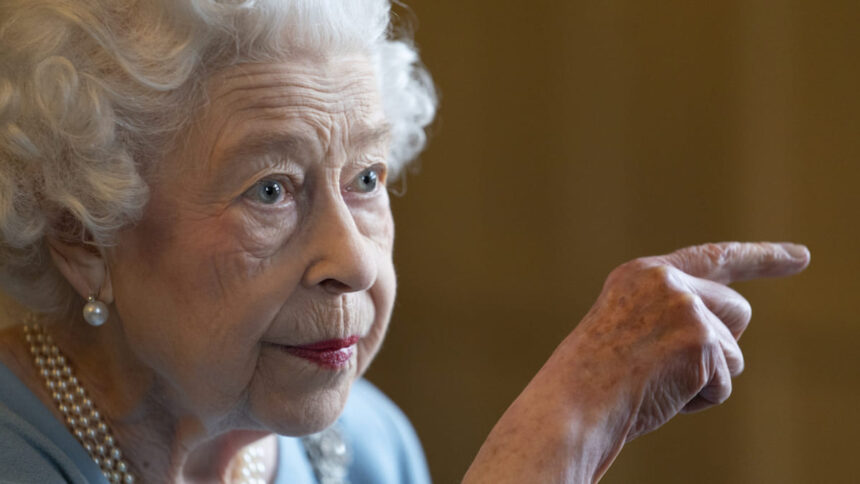 La Regina Elisabetta non sta bene: tutto quello che dicono i medici 2 La Regina Elisabetta non sta bene: tutto quello che dicono i medici 1