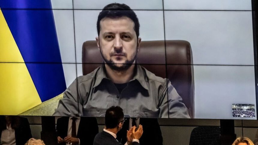 Sanremo 2023: Zelensky non si collegherà più, Amadeus leggerà suo messaggio 1