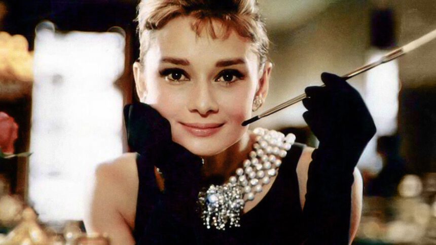 La femminilità come atto di rivoluzione: "Abbiamo gli stessi diritti degli uomini, ma dobbiamo restare diverse" 2 La femminilità come atto di rivoluzione: "Abbiamo gli stessi diritti degli uomini, ma dobbiamo restare diverse" 1