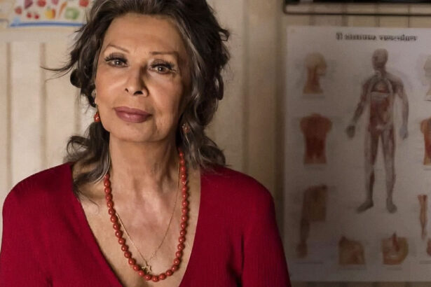 Buon compleanno Sophia Loren: "Squillò il telefono, avevo vinto l’Oscar, dissi 'Ma scherziamo'?" 11