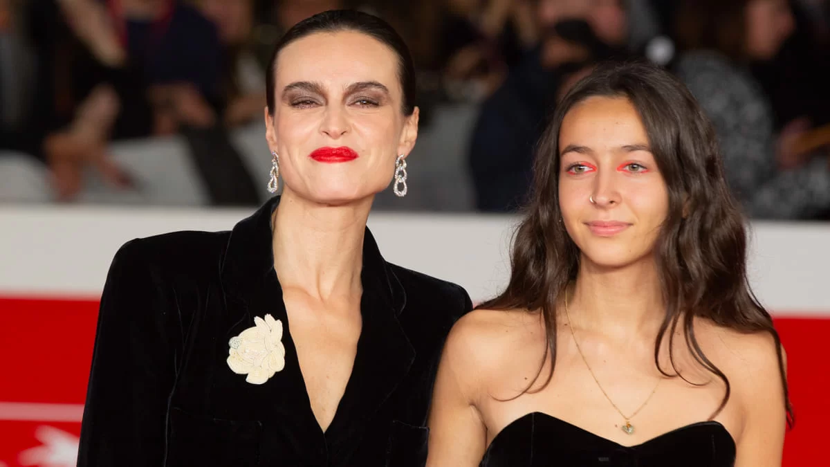 Chi è Sophie, figlia 18enne di Pietro Taricone e Kasia Smutniak, uguale al papà 15