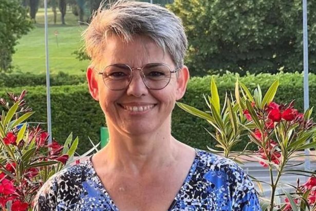 Stefania a 53 anni scopre di avere 5 fratelli: “Conoscere le proprie origini fa bene al cuore” 50