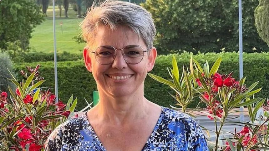 Stefania a 53 anni scopre di avere 5 fratelli: “Conoscere le proprie origini fa bene al cuore” 1