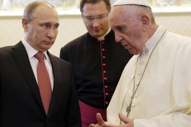 Russia: “Dialogo aperto e riservato con Vaticano” 14