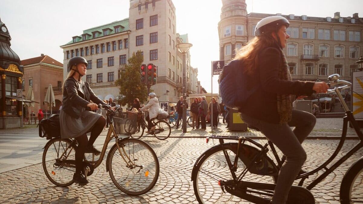 Vai a lavoro in bici: il comune ti premia con 50 euro mensili 21