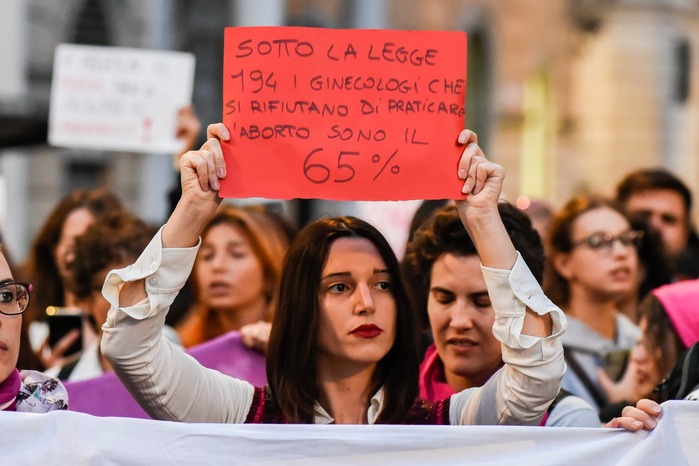 Perché nel 2024 è ancora così difficile parlare di diritto all'aborto? 3