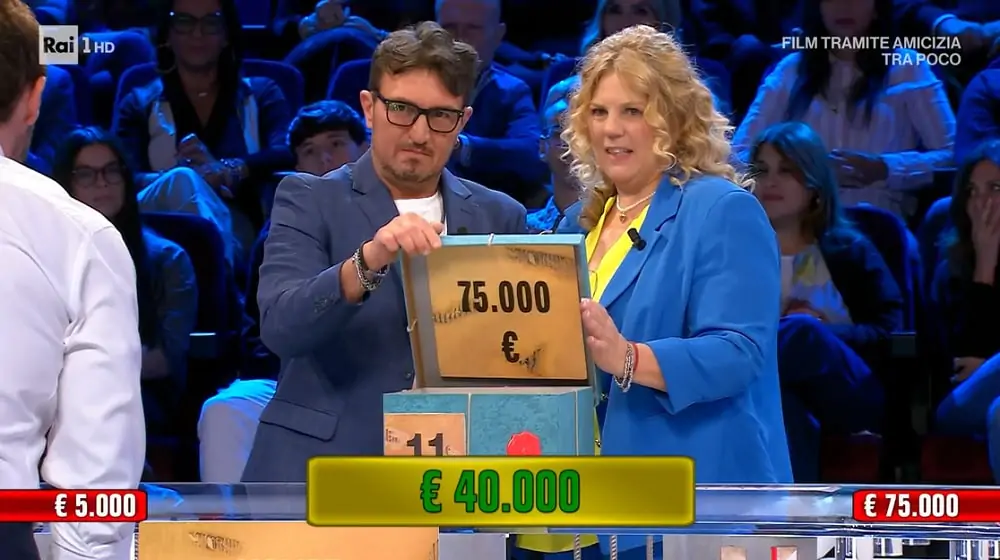 Affari Tuoi, Addolorata vince 40.000 euro: "Papà mi ha dato dei numeri in sogno" 4 Affari Tuoi, Addolorata vince 40.000 euro: "Papà mi ha dato dei numeri in sogno" 3