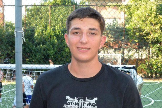 Scout salva la vita a un 50enne dopo un infarto col defibrillatore: "Tutti avevano paura. Ho fatto solo il mio dovere" 15