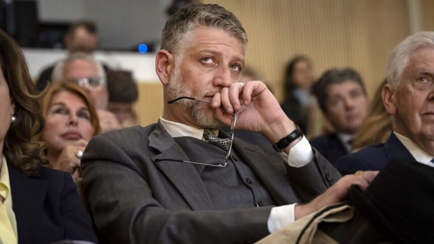 Perché il ministro Alessandro Giuli non si è laureato, l'ultimo esame oggi e quando discute la tesi 1