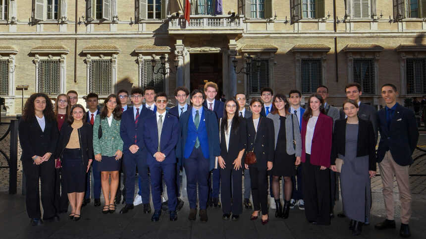 Chi sono i 25 Alfieri del Lavoro 2024 scelti da Mattarella? I sogni degli studenti migliori d'Italia 1