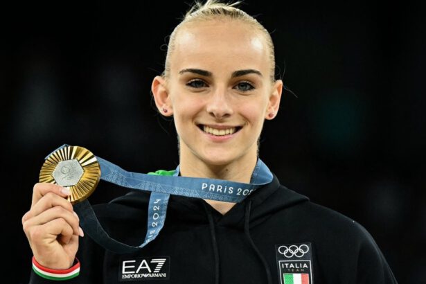 Alice D'Amato dedica l'oro al papà scomparso: "Ho gareggiato anche per lui, spero sia orgoglioso" 11