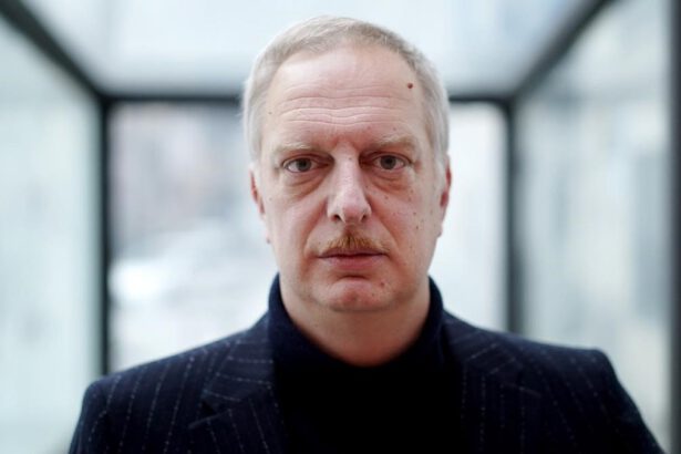 L'8 maggio i vertici Rai attesi in commissione di Vigilanza: cosa succederà dopo il caso Scurati? 12