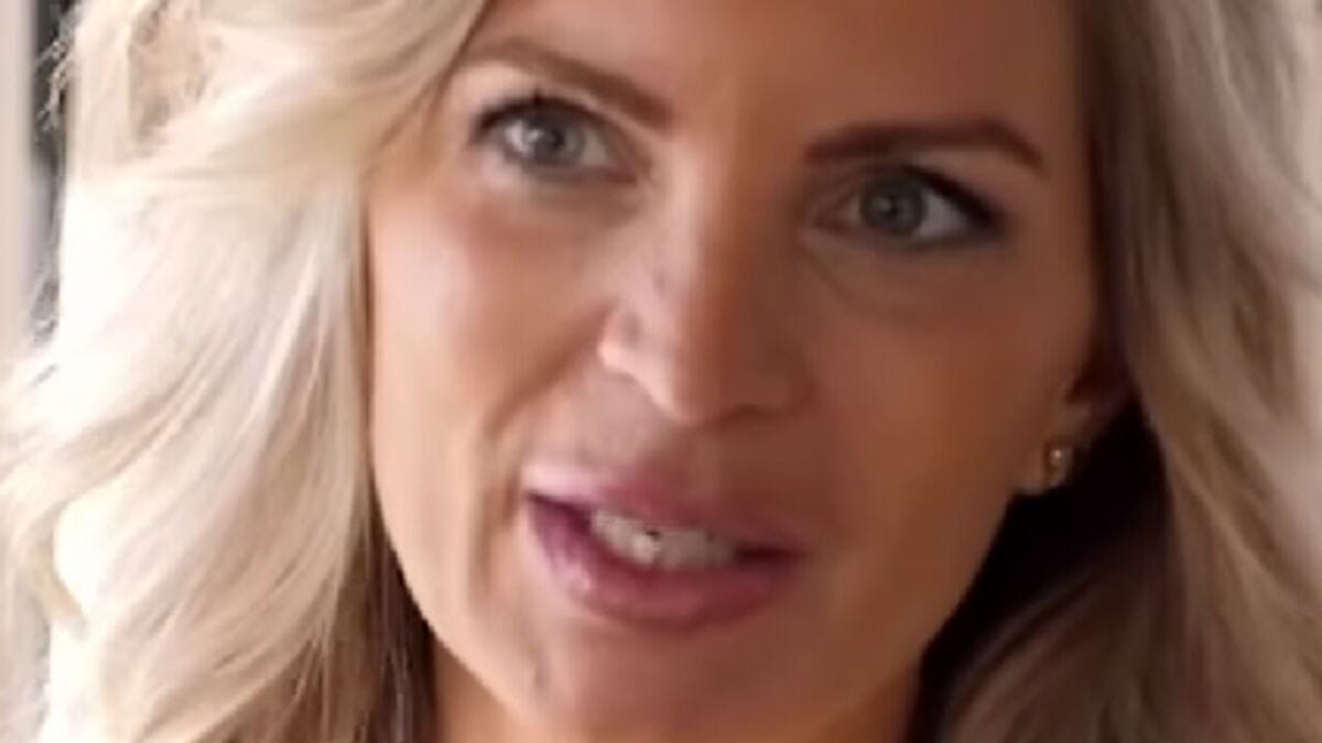 “Ti faccio un articolo in cambio di uno spogliarello”: Stefania Pollicoro denuncia noto giornalista 19