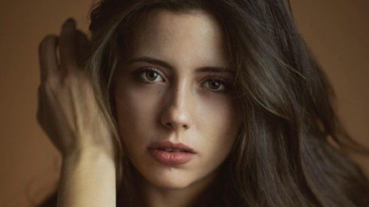 Chi è Celeste Dalla Porta, protagonista di Parthenope, dalla passerella al red carpet? 17
