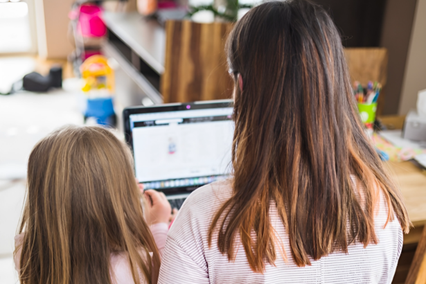 Come è cambiato il modo di cercare una babysitter? Oggi si fa tramite app 13