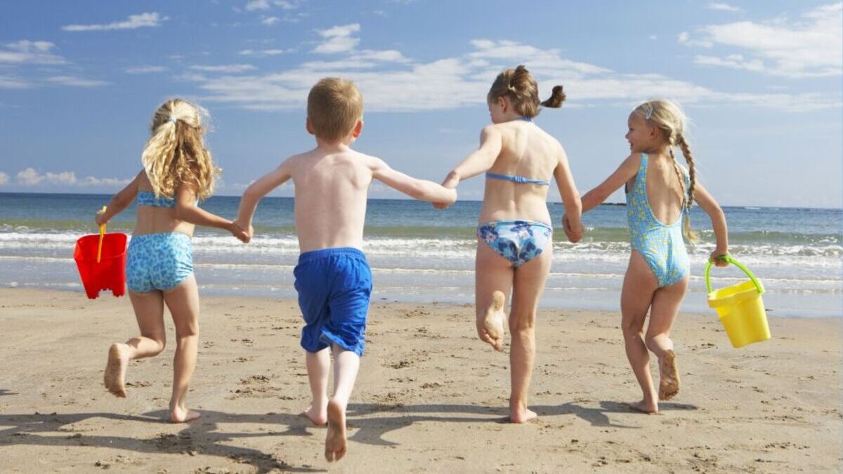 Bagno al mare, quali sono le ore migliori e i bambini possono farlo dopo mangiato? Tutte le risposte 1